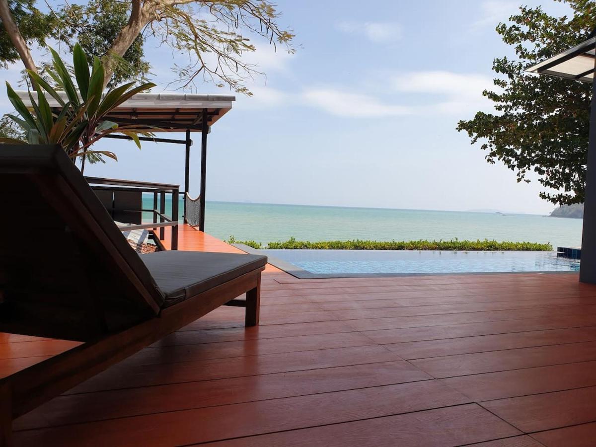 Koh Sirey Beachfront Pool Villa Phuket Eksteriør bilde