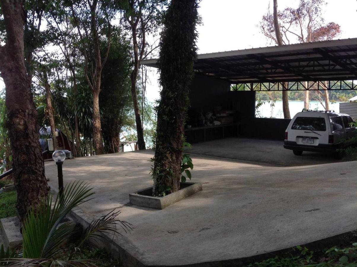Koh Sirey Beachfront Pool Villa Phuket Eksteriør bilde